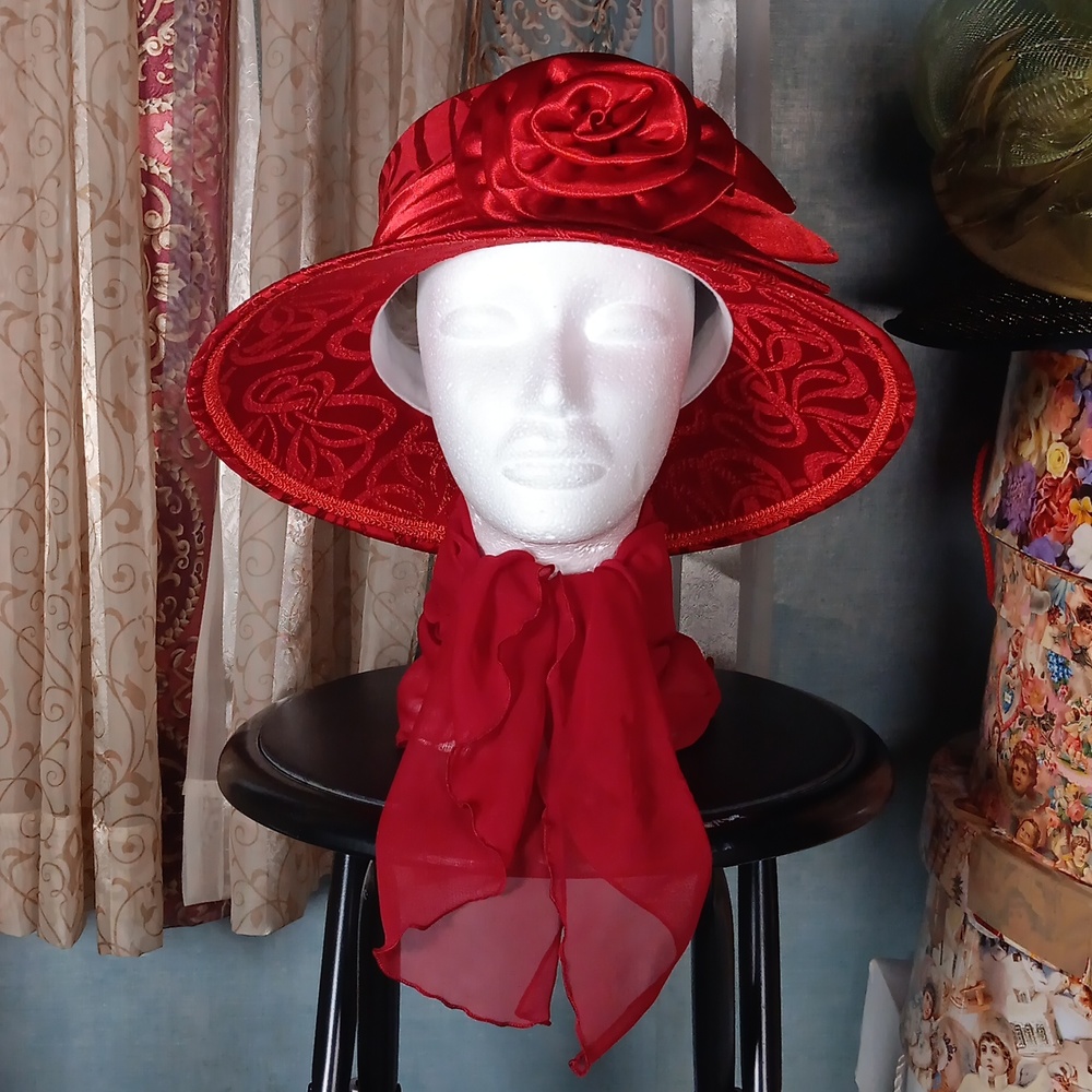 Giovanna Signature Red Year Round Hat